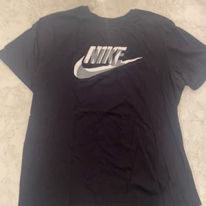 Men’s Large Nike Tshirt